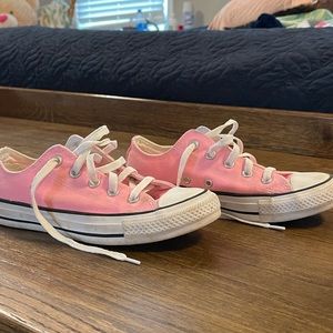 Low top Chuck Taylor all star converse